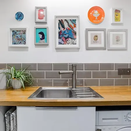 Croft Tiger Apartment